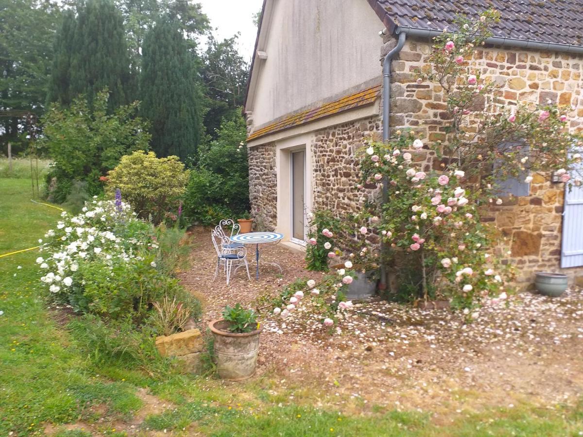 Ma Maison Bleue Saint-Brice-sous-Ranes Exteriör bild